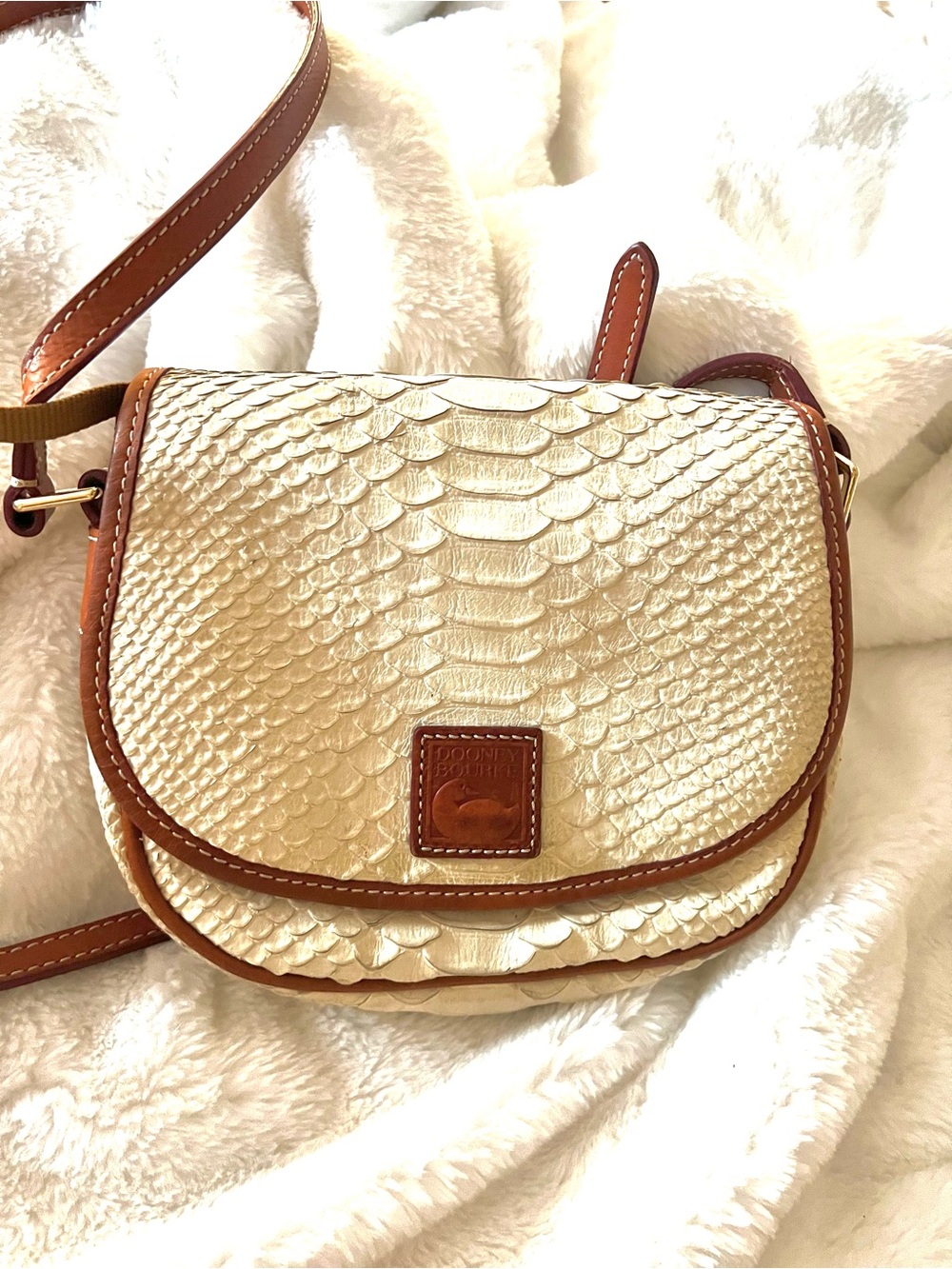 Dooney Crossbody Saddle Bag Vintage Embossed Cream/Bone white w/Brown Trim - Picture 9 of 16